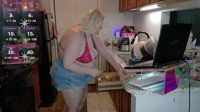 siennaxluxx online show from July 29, 2026, 5:23 pm