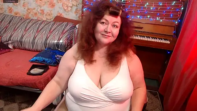 Snapshot of RoseRed69 chatting on March 7, 2026, 3:57 am RoseRed69 online show from March 7, 2026, 3:57 am