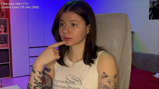 xoxoavi online show from April 20, 2026, 3:24 pm