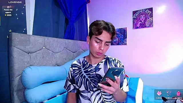 OwenBluee online show from March 18, 2025, 9:21 pm