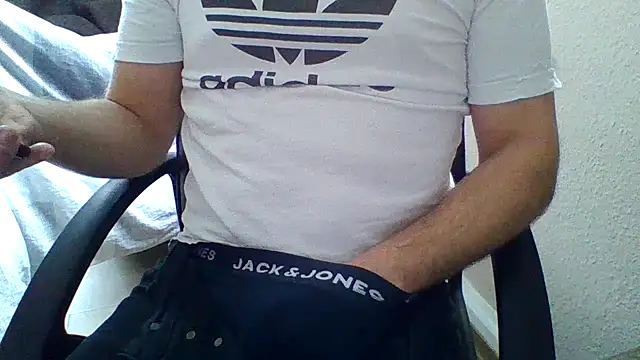 wixxer872302 online show from January 12, 2025, 1:37 pm