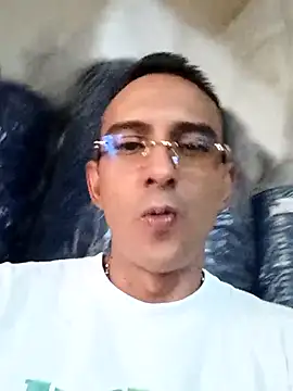 Snapshot of paisa233 chatting on February 9, 2026, 2:04 pm paisa233 online show from February 9, 2026, 2:04 pm