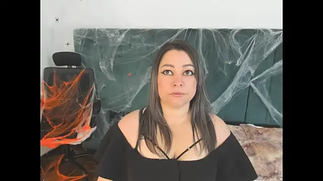 PandoraB  online show from October 19, 2025, 11:46 am