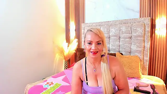 AnastasiaTaylor  online show from March 21, 2025, 7:00 am