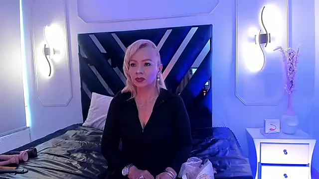 AnastasiaTaylor  online show from August 1, 2026, 5:33 pm