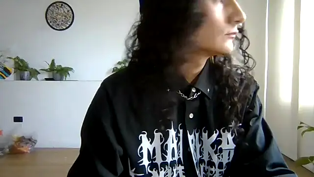 Snapshot of Zafiro_subversiva chatting on September 12, 2025, 9:03 pm Zafiro subversiva online show from September 12, 2025, 9:03 pm