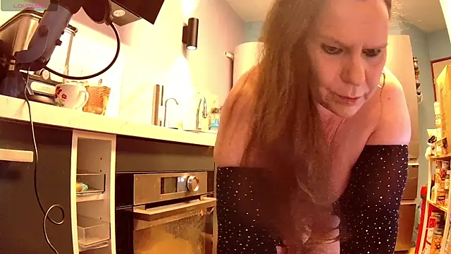 Endrocleia online show from April 28, 2026, 1:48 am