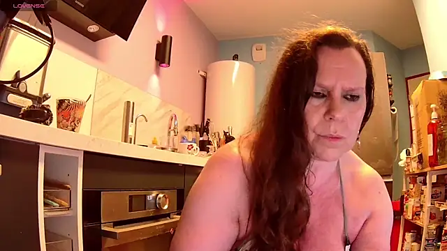 Endrocleia online show from May 27, 2026, 11:34 pm