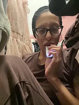 myloveforyouu online show from November 29, 2025, 12:44 am