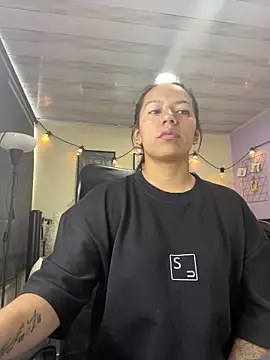 Ivann4 online show from September 19, 2025, 6:23 pm