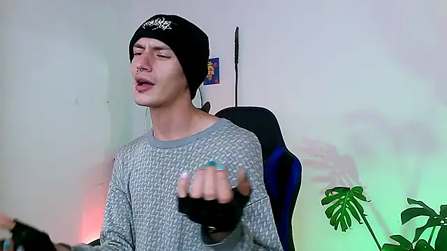 Dan Yagami online show from September 25, 2025, 5:19 pm