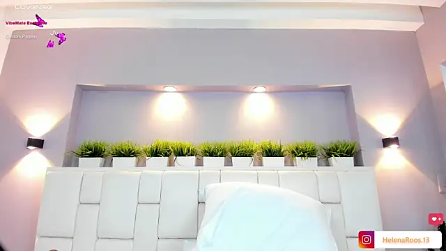 HelenaRoos online show from December 13, 2025, 8:04 pm