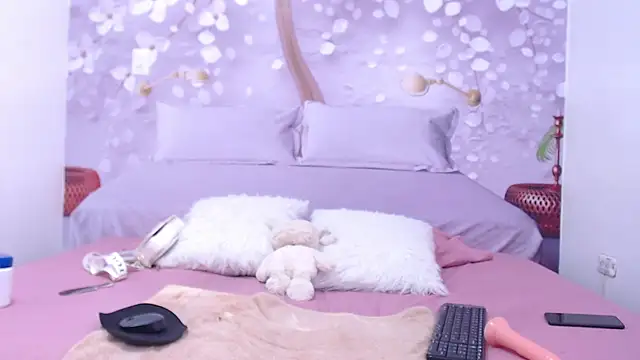 Luluu 08 online show from September 25, 2025, 7:20 pm