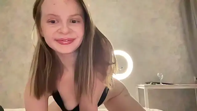 Snapshot of wrenlie chatting on May 31, 2026, 7:03 pm wrenlie online show from May 31, 2026, 7:03 pm