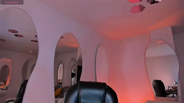 ValeriaRiveraX online show from March 16, 2026, 5:26 am