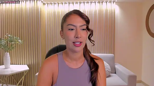 Snapshot of ArianaDumont chatting on June 1, 2026, 11:10 am ArianaDumont online show from June 1, 2026, 11:10 am