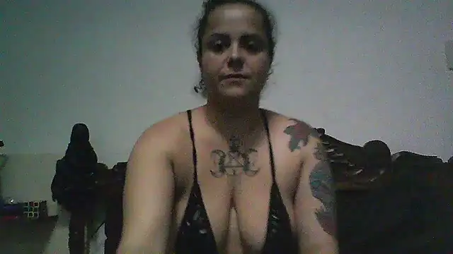 Hotbucet online show from February 24, 2025, 10:03 pm