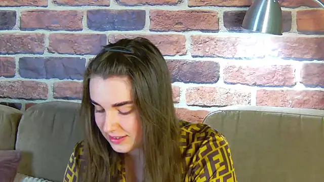 Sofia Hugs online show from May 16, 2026, 6:18 pm