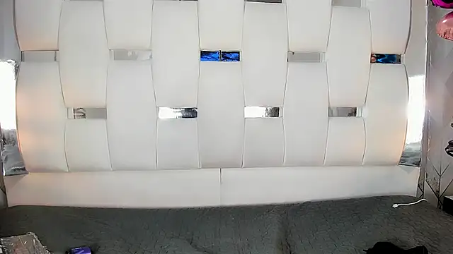 Michellespencer online show from March 4, 2025, 10:05 pm