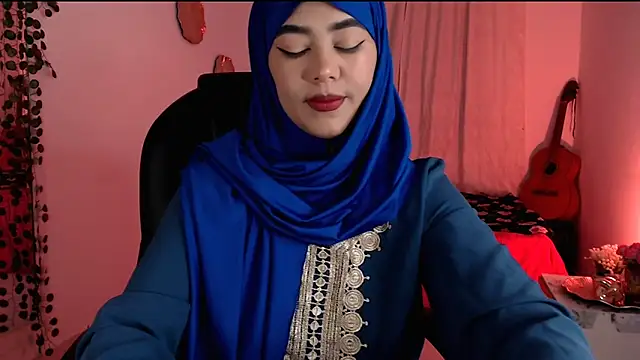 azzahara069 online show from June 7, 2026, 12:49 am
