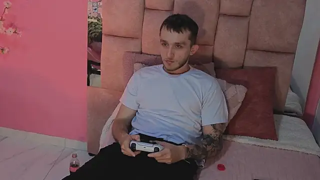 Dylanwhite23  online show from May 3, 2026, 3:44 am