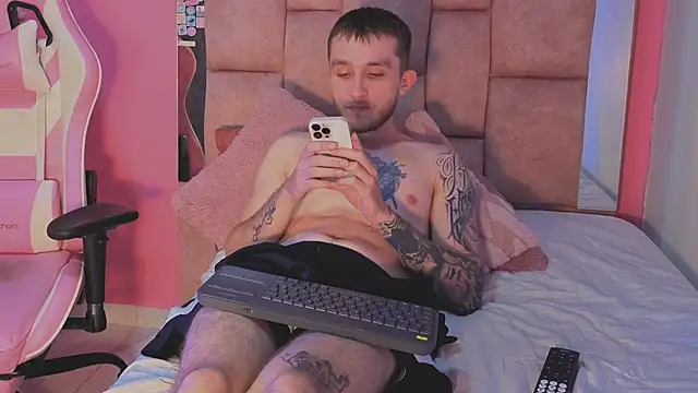 Dylanwhite23  online show from May 1, 2026, 3:44 am