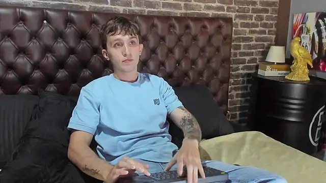 Dylanwhite23  online show from January 11, 2026, 3:46 am