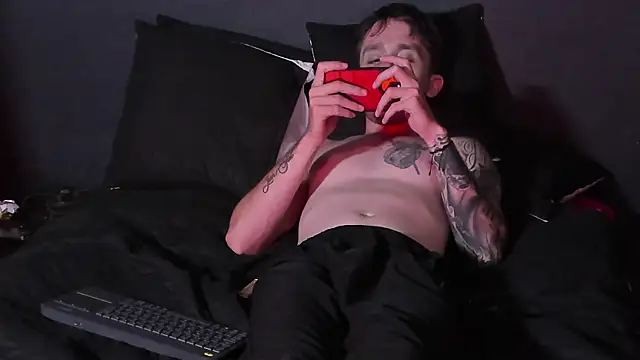 Dylanwhite23  online show from September 28, 2025, 7:15 am