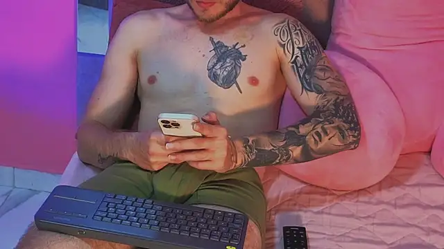 Dylanwhite23  online show from May 6, 2026, 6:17 am