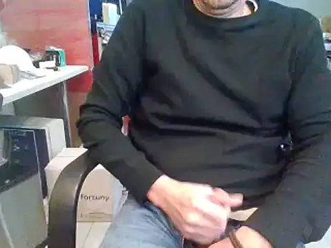 Snapshot of Raimundo1971 chatting on April 10, 2026, 4:47 pm Raimundo1971 online show from April 10, 2026, 4:47 pm