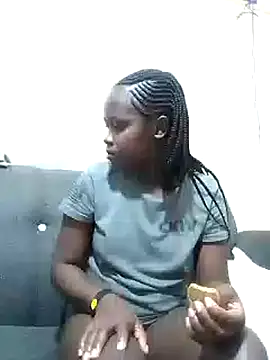 Sweetcecie01 online show from September 27, 2025, 9:10 pm