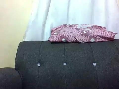 Sweetcecie01 online show from July 15, 2026, 10:17 pm