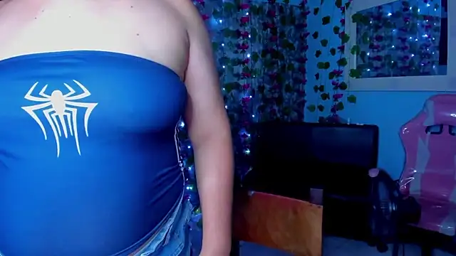 AngelaCoffee online show from June 14, 2026, 2:24 am