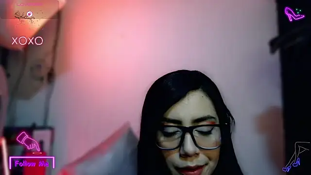 LauGrayJ online show from October 7, 2025, 8:37 am