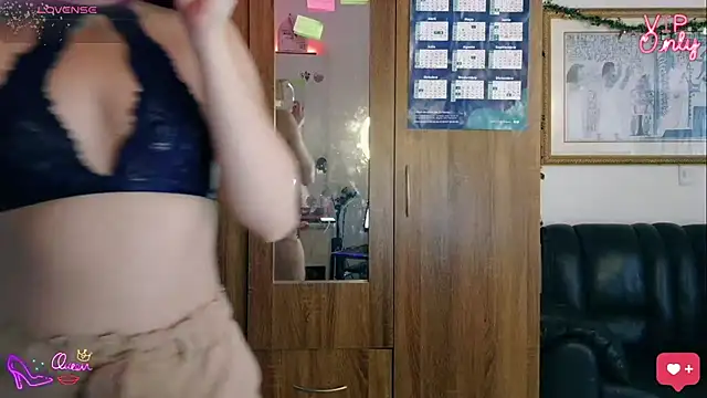 LauGrayJ online show from February 26, 2026, 6:41 pm