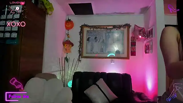 LauGrayJ online show from March 18, 2025, 3:23 am