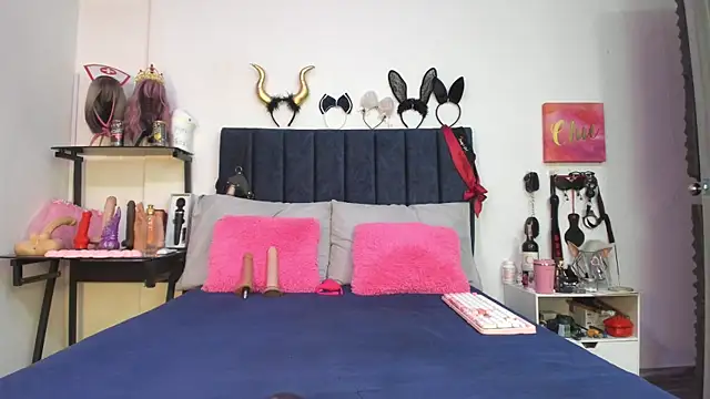 emmily giraldo online show from December 16, 2025, 1:04 pm