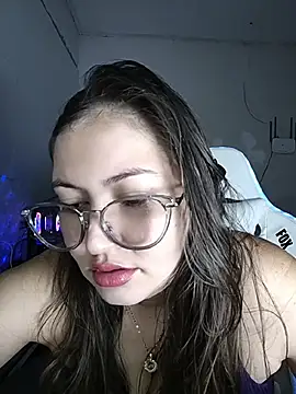 Snapshot of dani123unica chatting on July 4, 2026, 10:43 am dani123unica online show from July 4, 2026, 10:43 am