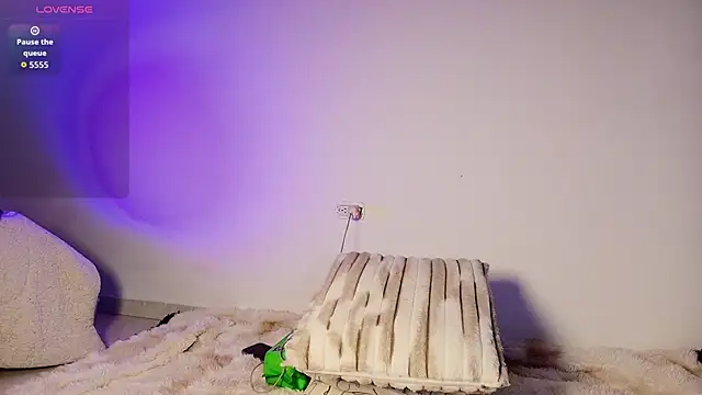 Madeline Dreams online show from January 12, 2026, 1:40 pm