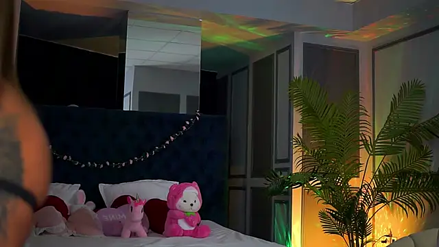 MissKiarra online show from February 22, 2026, 7:37 pm