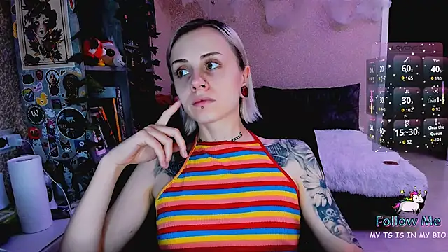 NaniMoore online show from November 22, 2025, 9:13 pm