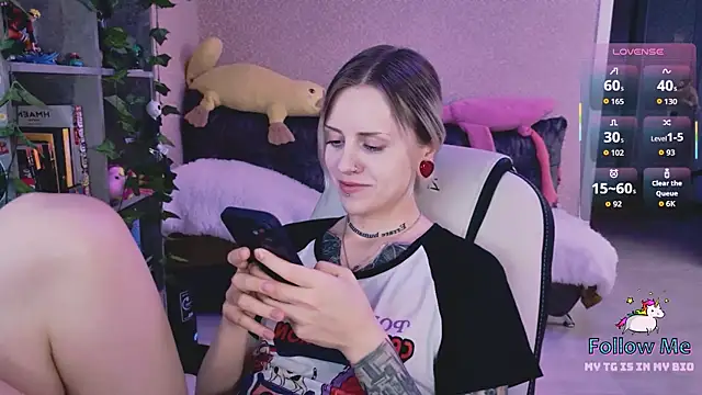 NaniMoore online show from March 21, 2026, 8:13 pm