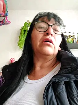 clarita 01 online show from September 26, 2025, 1:40 pm