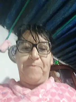 clarita 01 online show from May 4, 2026, 10:18 am