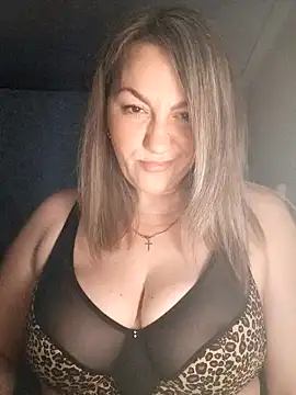 Snapshot of Ant0nina chatting on January 19, 2025, 10:17 pm Ant0nina online show from January 19, 2025, 10:17 pm