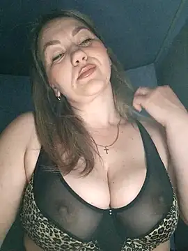 Snapshot of Ant0nina chatting on February 8, 2026, 11:24 pm Ant0nina online show from February 8, 2026, 11:24 pm