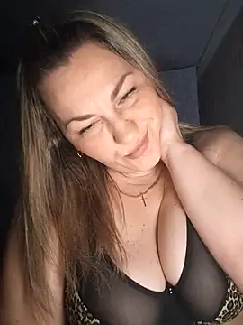 Snapshot of Ant0nina chatting on March 5, 2025, 10:21 pm Ant0nina online show from March 5, 2025, 10:21 pm