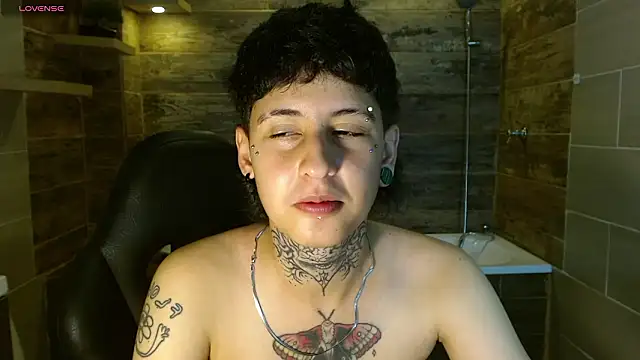 Snapshot of Ethan_lennox chatting on March 4, 2026, 8:05 pm Ethan lennox online show from March 4, 2026, 8:05 pm