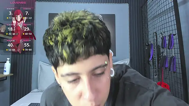 Snapshot of Ethan_lennox chatting on April 5, 2026, 3:19 pm Ethan lennox online show from April 5, 2026, 3:19 pm