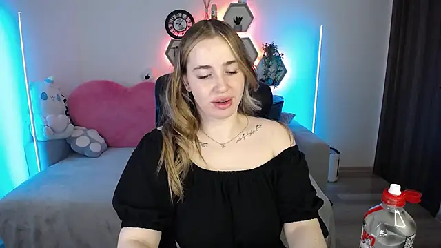 SabrinViolet online show from May 23, 2026, 8:13 am